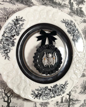Load image into Gallery viewer, Bat Mini Faux Cake (A) Flat