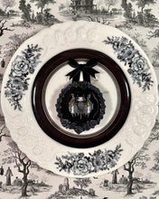 Load image into Gallery viewer, Bat Mini Faux Cake (H) Flat