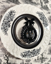 Load image into Gallery viewer, Bat Mini Faux Cake (H) Flat
