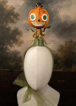Load image into Gallery viewer, Smiling Cat Pumpkin Hat