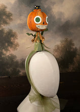 Load image into Gallery viewer, Smiling Cat Pumpkin Hat